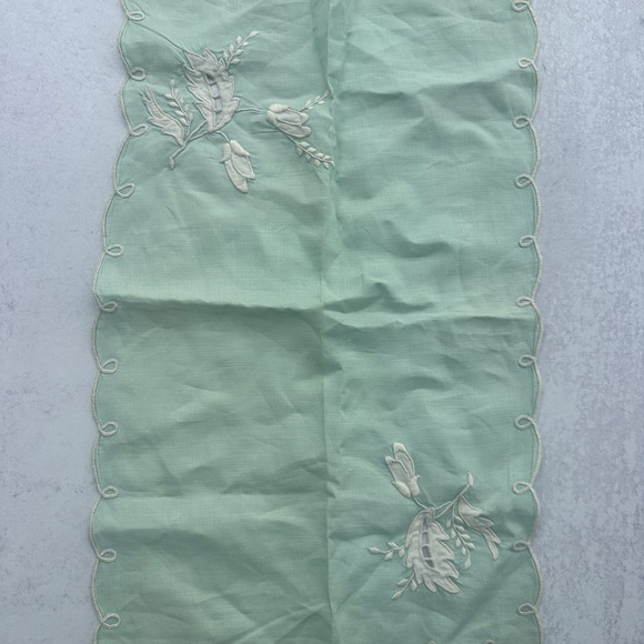 Elegant Embroidered Scarf - Green Pocket Square Towel - Picture 6 of 12